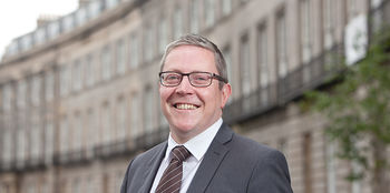 £8,000 settlement for broken toes in a workplace accident